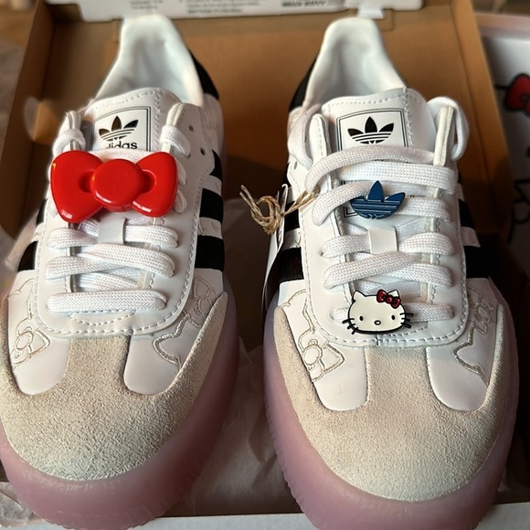 Authentic adorable Adidas Sambae x Hello Kitty collaboration Women's size 6 - Picture 3 of 13